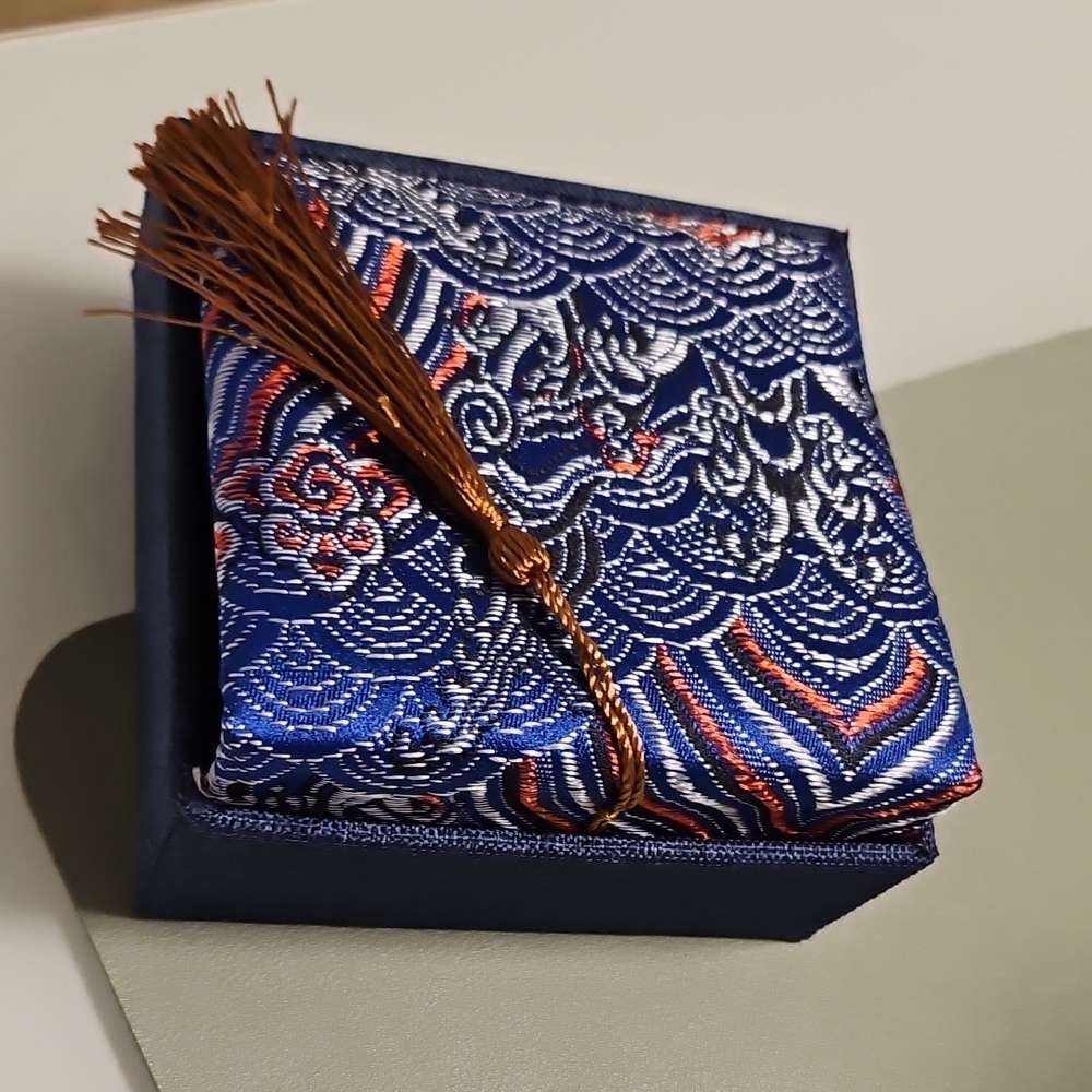 Oriental Jewelry Gift Box With Tassle